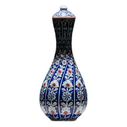 Handmade Ceramic “Cesme Bulbulu” Jar (30cm) – Tall Iznik Surahi Vase – Classic Blue & White Floral For Sale