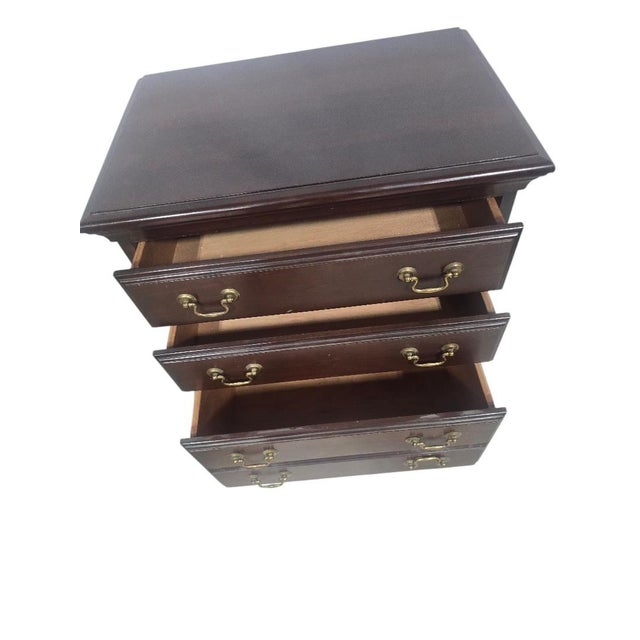 Vintage Traditional Dark Cherry 4 Drawer Bachelor Chest For Sale - Image 4 of 6