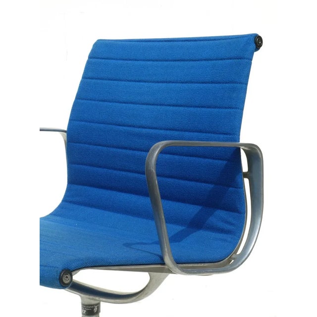 1960s EA108 Swivel Chair by Charles & Ray Eames for ICF De Padova, 1960s For Sale - Image 5 of 8