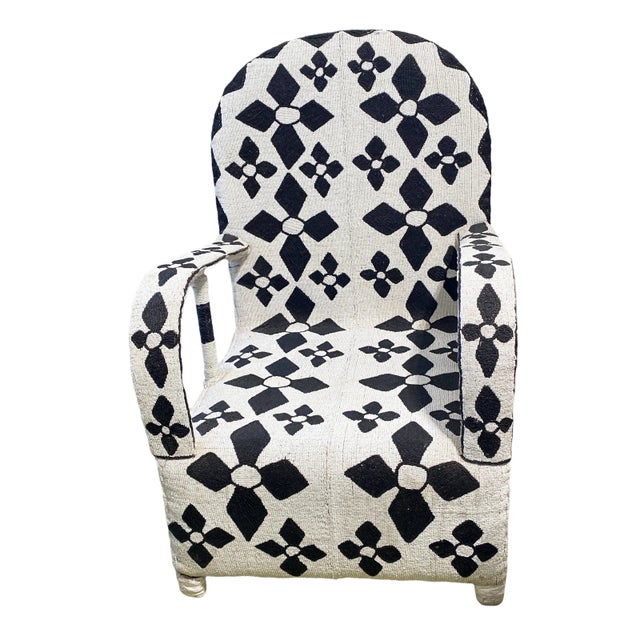 African African Nobility Nigerian Yoruba Black& White Beaded Chair For Sale - Image 3 of 13