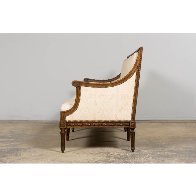 Late 19th Century French Louis XVI Style Oak Canapé in Cream Jacquard For Sale - Image 13 of 18