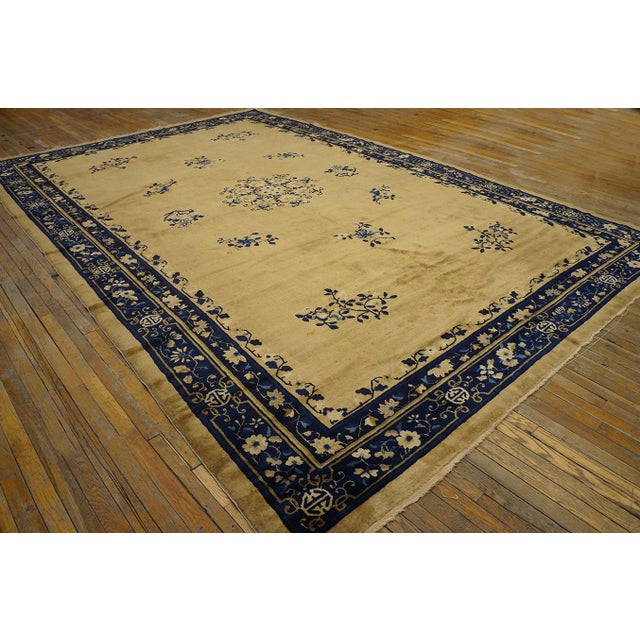 Art Deco 1920s Beige Floral Deco Oriental Antique Peking Room Size Wool Knotted Rug For Sale - Image 3 of 10