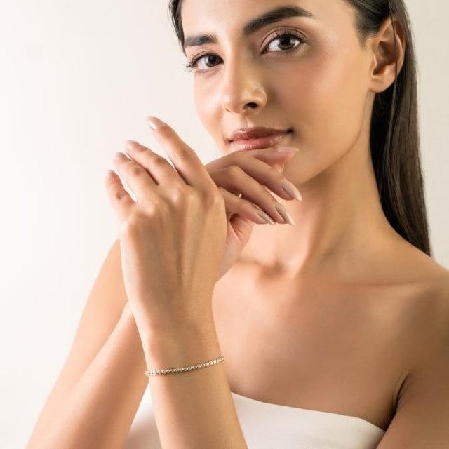 1.37 Carats Estate 20th Century Bezel Diamond Line Bracelet in 18k Gold For Sale In New York - Image 6 of 15