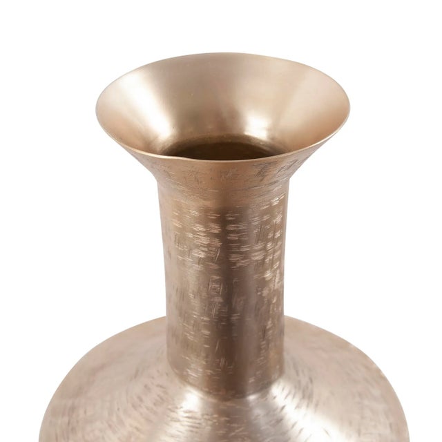 Kenneth Ludwig Chicago The Etched Crossways Flared Neck Vase, Large For Sale - Image 4 of 9