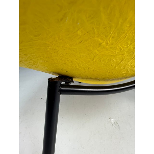 Metal Yellow Fiberglass Tripod Lounge Chair by Ed Merat, France, 1956 For Sale - Image 7 of 13