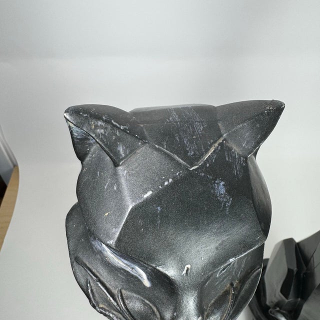 1960s Vintage Mid Century Modern Cubist Cat Sculptures Modernist Art Decor – Hollywood Regency Abstract Cat Pair For Sale - Image 5 of 12