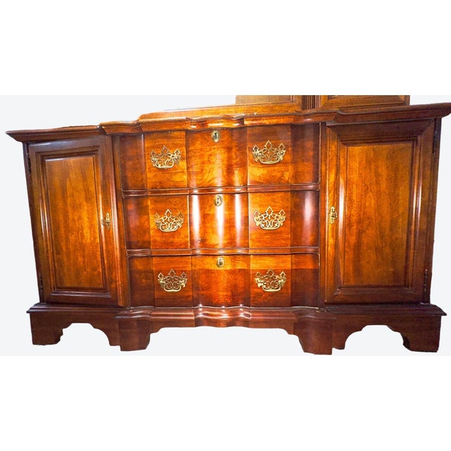 This beautiful 2 piece mahogany china cabinet from National Mountain Airy features a stunning traditional design, Measures...