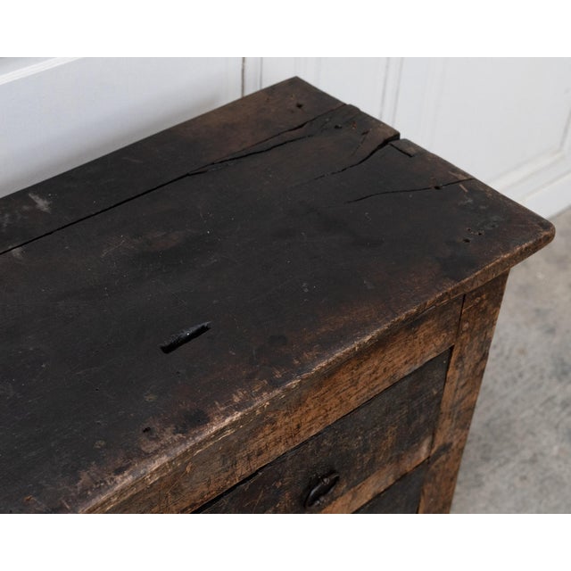 Wood 19th Century Primitive Chest of Drawers in Oak For Sale - Image 7 of 16