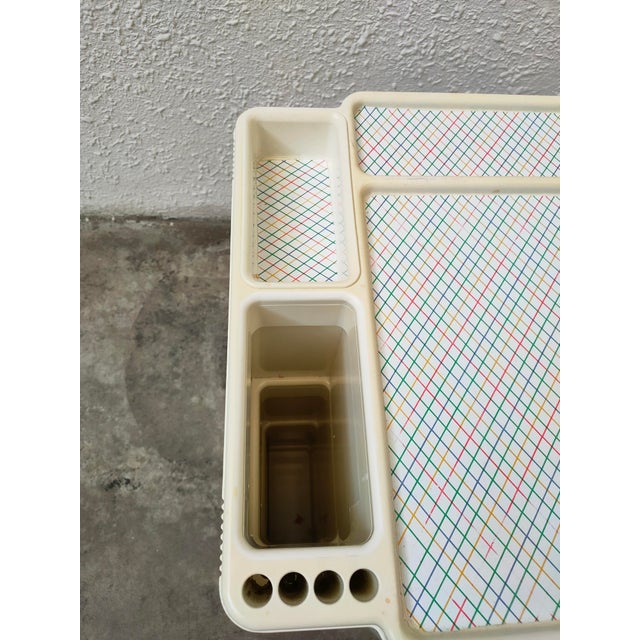 Vintage Side Table in Plastic, 1970 For Sale - Image 6 of 11