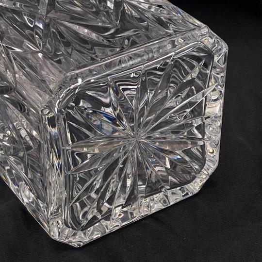Tiffany & Co. "Sybil" Square Crystal Decanter With Faceted Stopper (Vintage 1980s/90s Signed, With Original Label) For Sale - Image 15 of 18