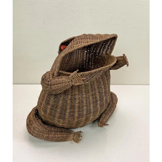 Mid-Century Vintage Rattan Frog Magazine Holder, 1970s For Sale - Image 13 of 13