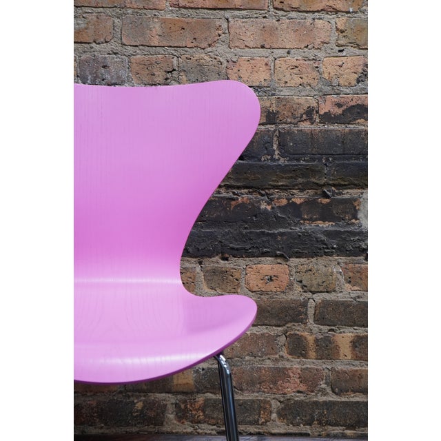 Rose Pink Arne Jacobsen for Fritz Hansen Series 7 Chair For Sale - Image 8 of 8