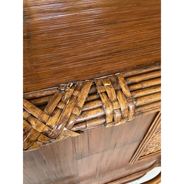 1980s Vintage Boho Coastal Rattan & Pencil Reed Rolling Bar Cabinet With Gallery Rail For Sale - Image 5 of 12