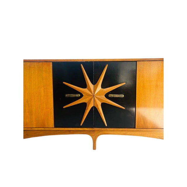 Vladimir Kagan Mid Century Modern Sculptural Credenza / Stereo Cabinet For Sale - Image 4 of 13