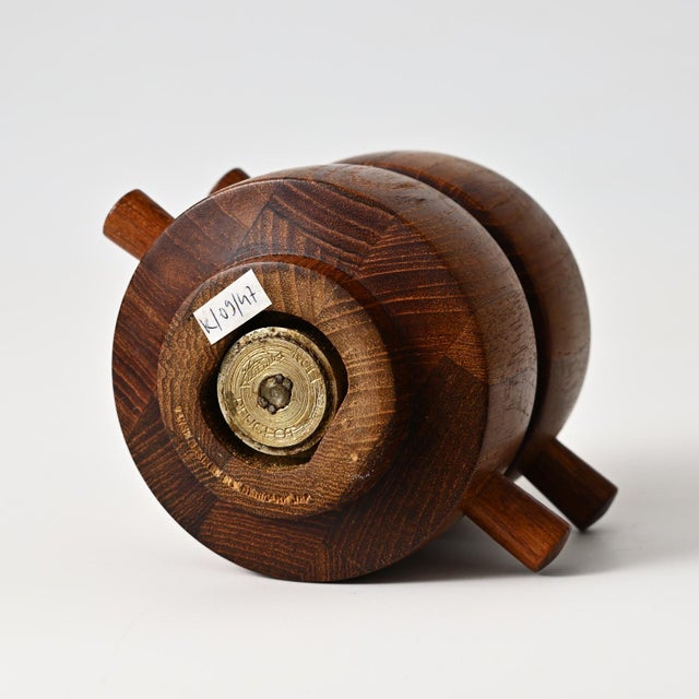Danish Teak Pepper Mill and Salt Shaker by Jens Harald Quistgaard for Dansk Designs, 1960s For Sale - Image 6 of 10