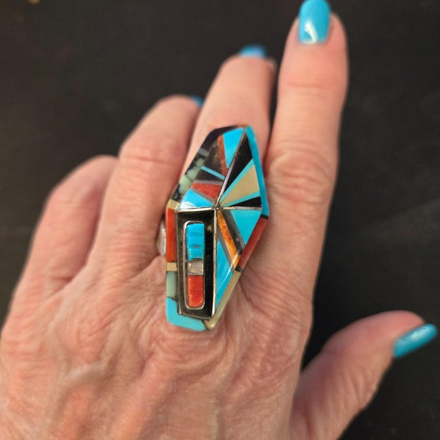 Native American Late 20th Century Richard Begay Mosaic Sterling Turquoise Spiny Oyster Coral & Onyx Coffin Ring Size 8 For Sale - Image 3 of 8