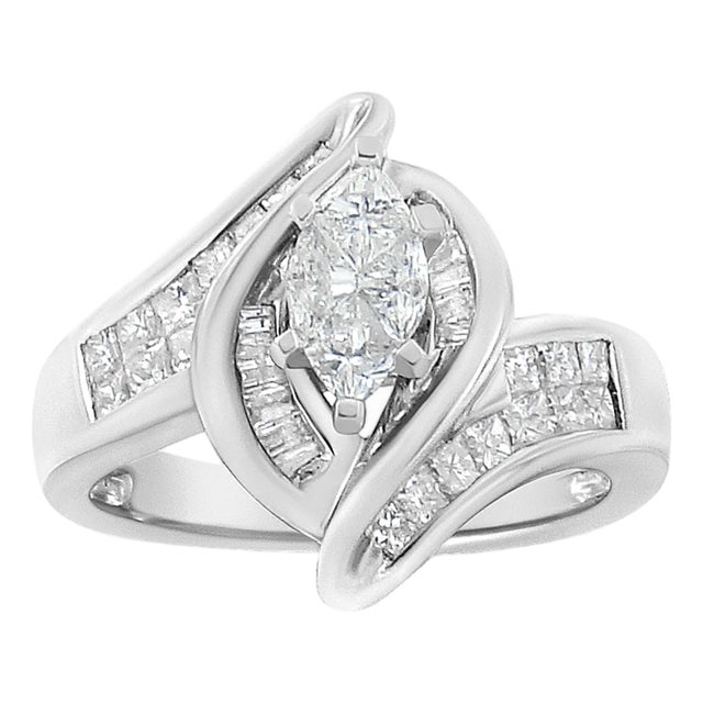 14K White Gold 1 1/4 Cttw Pie, Baguette and Princess cut Diamond Marquise Shape Engagement Cocktail Ring (H-I Color, SI2-I1 Clarity) For Sale