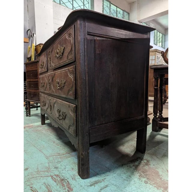 Louis XIV Chest of Drawers in Walnut For Sale - Image 3 of 9
