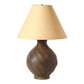 Mid-Century Modernist Spiral Grooved Table Lamp in Burnt Umber Ceramic For Sale