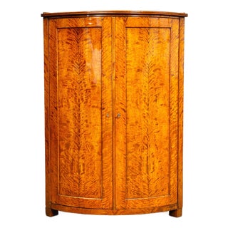 19th Century Biedermeier Corner Cabinet in Birch For Sale