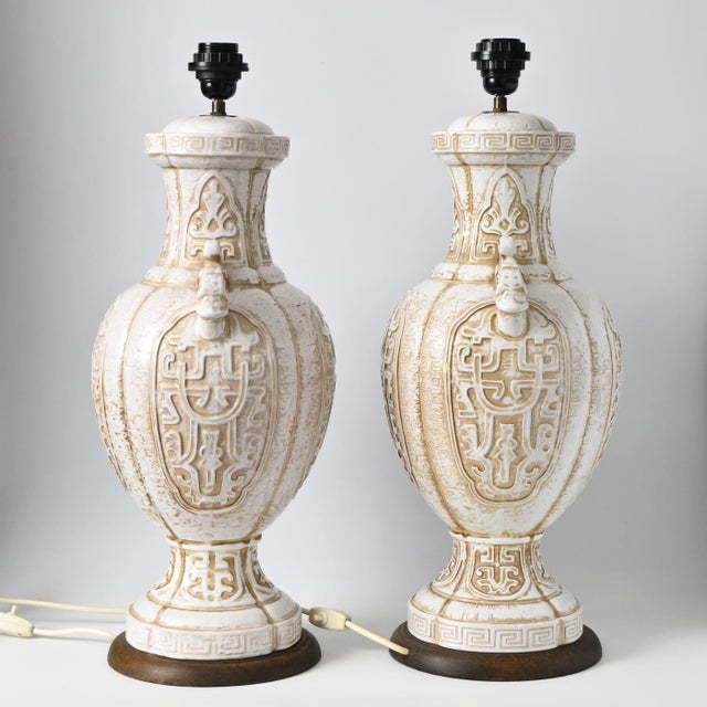 Mid-Century Modern Large Chinese Ceramic Table Lamps from Ugo Zaccagnini, 1960s, Set of 2 For Sale - Image 3 of 10