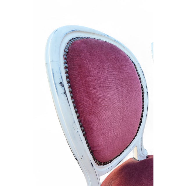 Antique French Louis XVI Style Château Chairs in Pink Velvet, 1890s, Set of 4 For Sale - Image 11 of 18