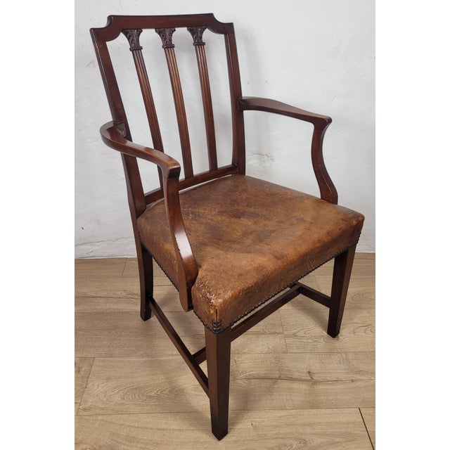19th Century Victorian English Armchair in Carved Leather and Mahogany, 1890 For Sale - Image 4 of 18