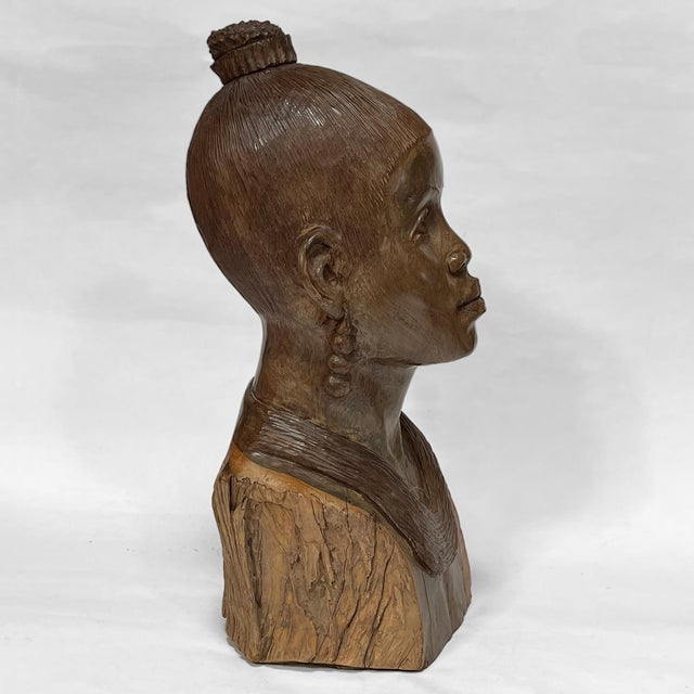 Wood 1900 Figural African Ironwood Carving of Female Bust by Abraham Chikumbirike For Sale - Image 7 of 11