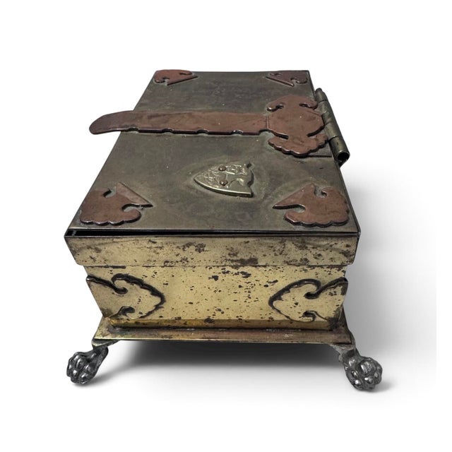 Rustic European Mid 20th Century Brass Trinket Box With Buckle and Lion Crest Design For Sale - Image 3 of 11
