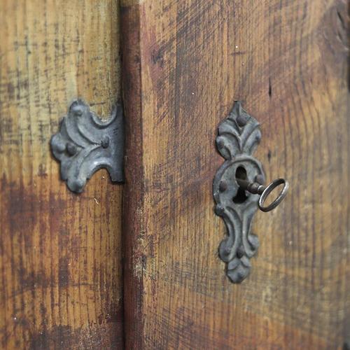 Antique wedding cabinet dating from around 1750, originating from Franconia, southern Germany. Its heavy, lived-in...