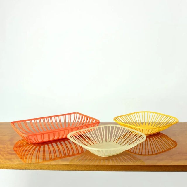 Great vintage kitchen baskets, or serving baskets. Produced in the best of the plastic era of 1960s. The typical mid-...