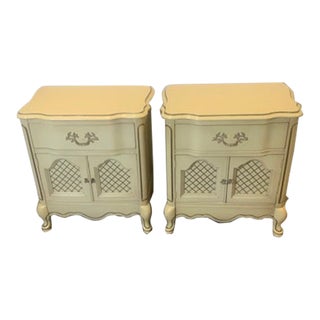 1960s Pair of Vintage Bassett Furniture Industries "Versailles" Nightstands For Sale