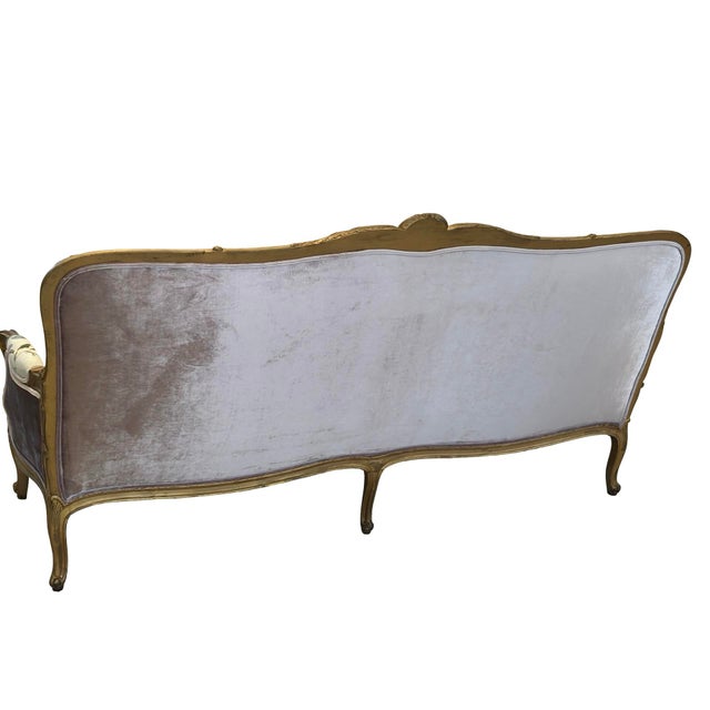 French Antique French Louis XV–Style Sofa — Thibaut Katsura Lavender & Amethyst Velvet For Sale - Image 3 of 12