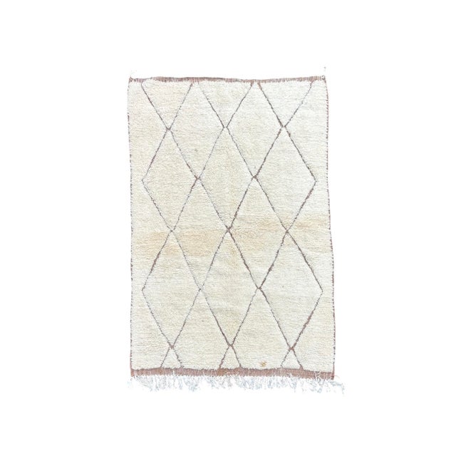 Handwoven Moroccan Beni Ouarain Rug in Natural Wool with Diamond Pattern, 2010s For Sale - Image 12 of 12