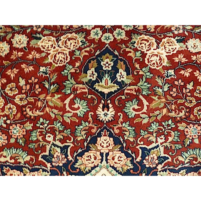 This China rug is made of cotton tune made of cod roller and silk. Very fine and dense link with approx. 360,000 knots / m².