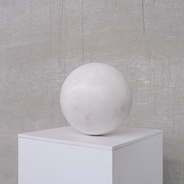 Large Mid-Century Ball in Marble, in Good conditions. Designed 1970 to 1979