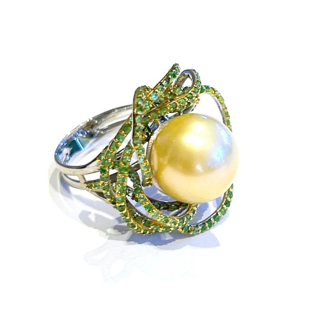 Yellow Bochic “Orient” Vintage South Sea Pearl & Emerald Ring Set 18K Gold & Silver For Sale - Image 8 of 10