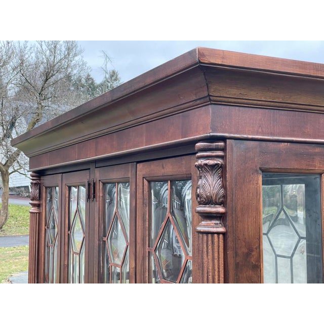 Broyhill Vintage Bubble Glass Georgian Style Mahogany Breakfront For Sale - Image 4 of 9