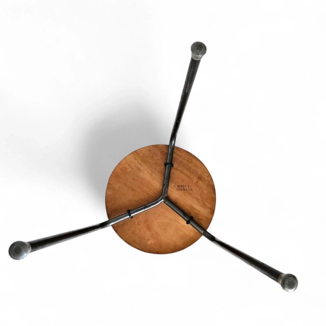 Brown Arne Jacobsen “Dot” Stools — First‑Run 1950s Teak + Steel — Set of 3 by Fritz Hansen For Sale - Image 8 of 18