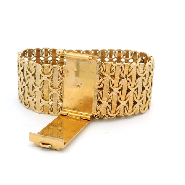 Vintage Italian 18k Gold Wide Openwork Link Bracelet, 72.9 Grams For Sale - Image 9 of 15