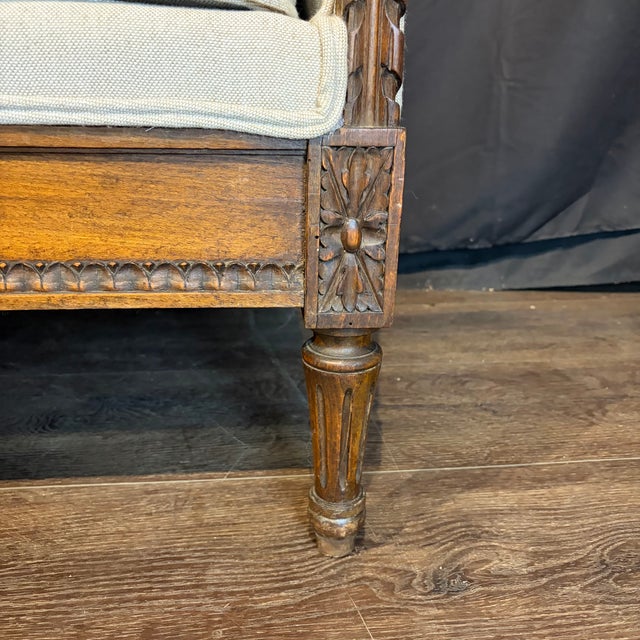 1920s Antique French Louis XVI Carved Walnut Expandable Daybed and Settee For Sale - Image 5 of 13