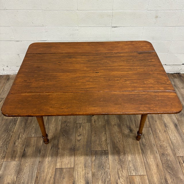 Farmhouse Antique Early American Colonial Sheraton Style Drop Leaf Gate Leg Dining Table For Sale - Image 3 of 12