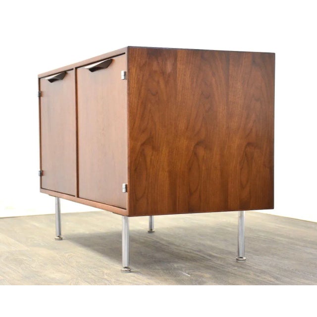 Jens Risom Jens Risom Walnut Credenza Cabinet For Sale - Image 4 of 12