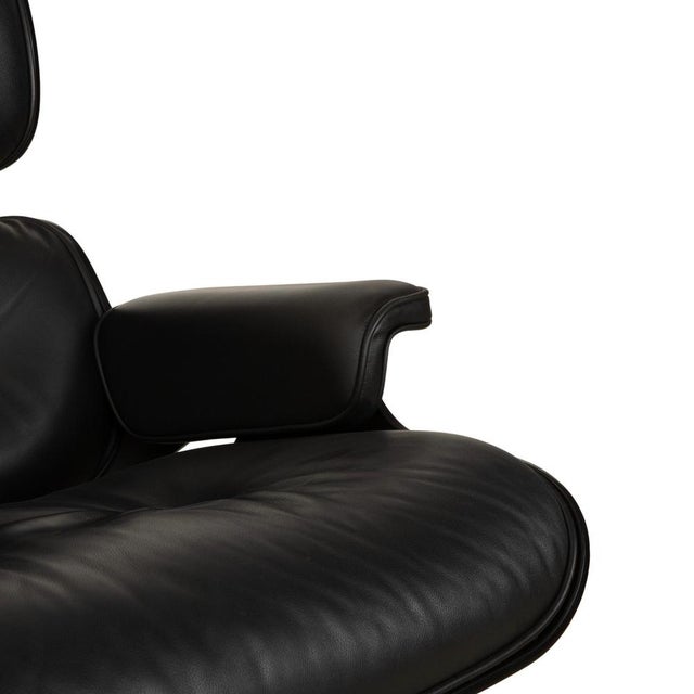 Animal Skin Set of Lounge Chair and Ottoman in Leather by Charles & Ray Eames for Vitra For Sale - Image 7 of 17