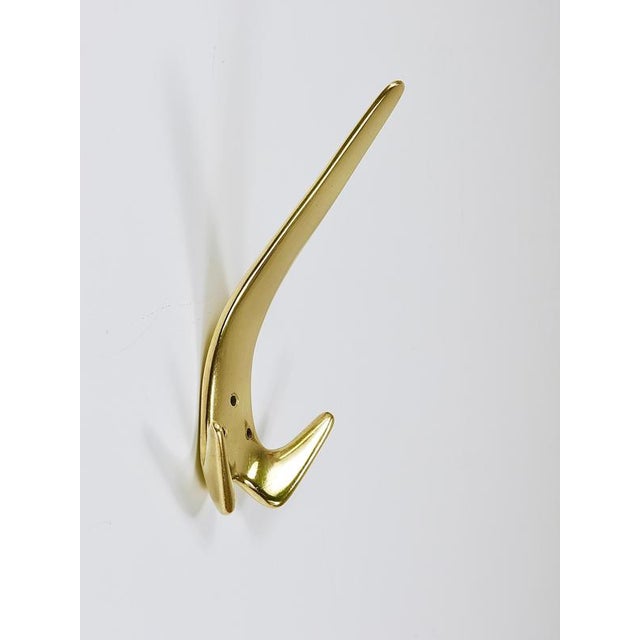 Large Vintage Brass Wall Coat Hook Model #4056 attributed to Carl Auböck, Austria, 1950s For Sale - Image 9 of 14