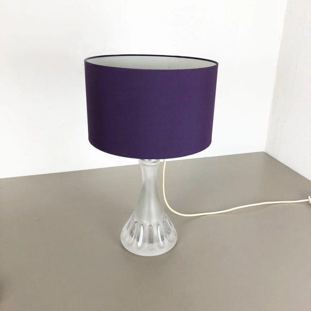 Tulip glass desk lamp Producer: Peill & Putzler, Germany Age: 1970s Original desktop light made in the 1970s by Peil &...