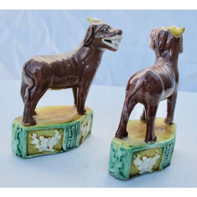 1930s Chinese Tri- Color Porcelain Kylin Buddhists Animals - a Pair For Sale - Image 5 of 7