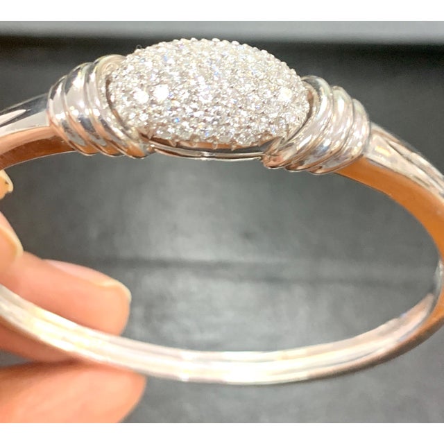 Contemporary 2.5 Carat Diamond Bangle /Bracelet in 18 Karat White Gold 32 Grams For Sale - Image 3 of 18