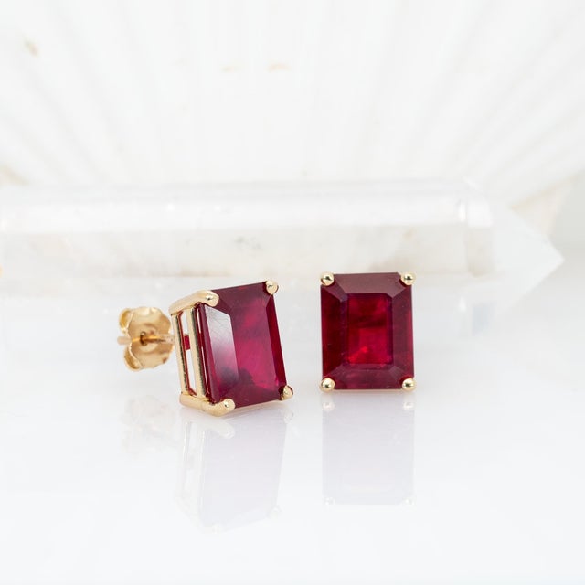 7.5cts Madagascar Ruby Solitaire Stud Earrings: Solid 14k Gold, 10x8mm, A Pair For Sale In Columbus - Image 6 of 9