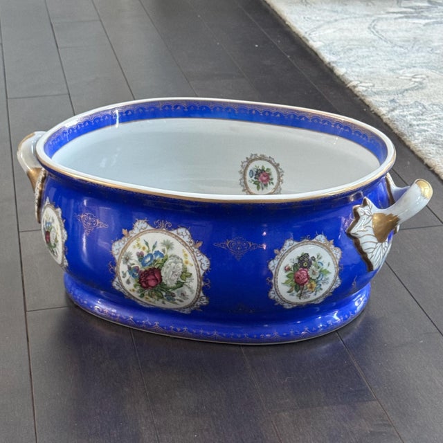 Late 20th Century Sèvres-Style Cobalt Blue & Gold Gilt Porcelain Footbath Centerpiece For Sale - Image 4 of 18